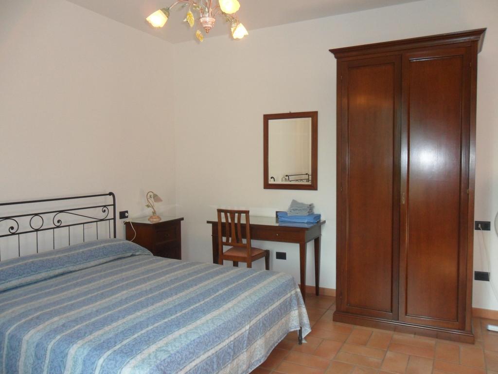 הוילה טודי Agriturismo Poponi חדר תמונה