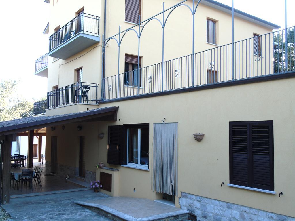 הוילה טודי Agriturismo Poponi מראה חיצוני תמונה