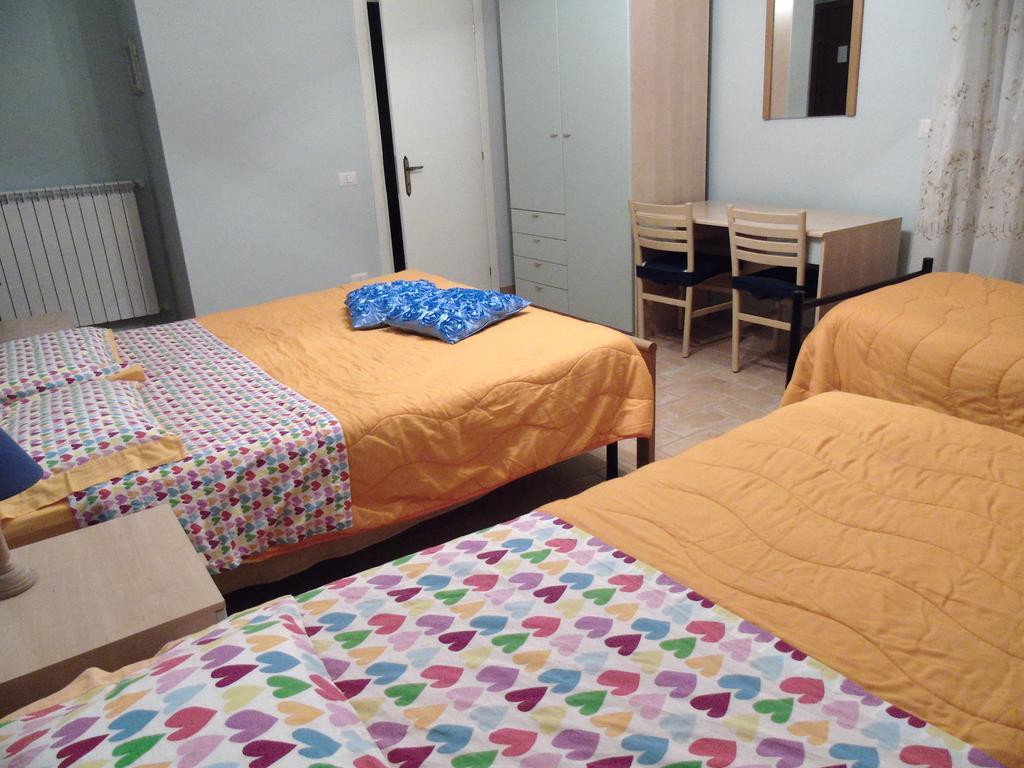 הוילה טודי Agriturismo Poponi מראה חיצוני תמונה