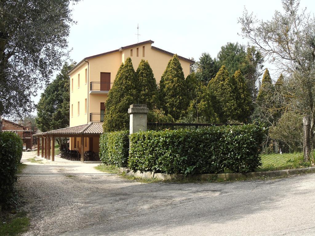 הוילה טודי Agriturismo Poponi מראה חיצוני תמונה