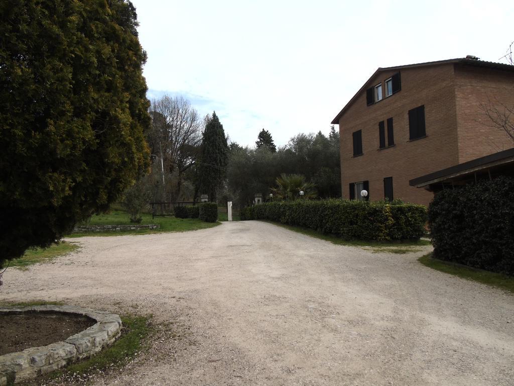 הוילה טודי Agriturismo Poponi מראה חיצוני תמונה
